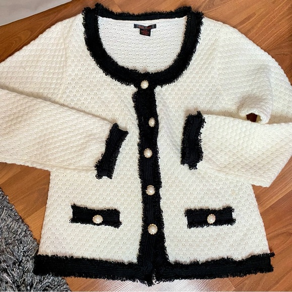 Elegant Black and White Women's cardigan/Sweater Size M w/Tiny Discreet Sparkles - Picture 14 of 16